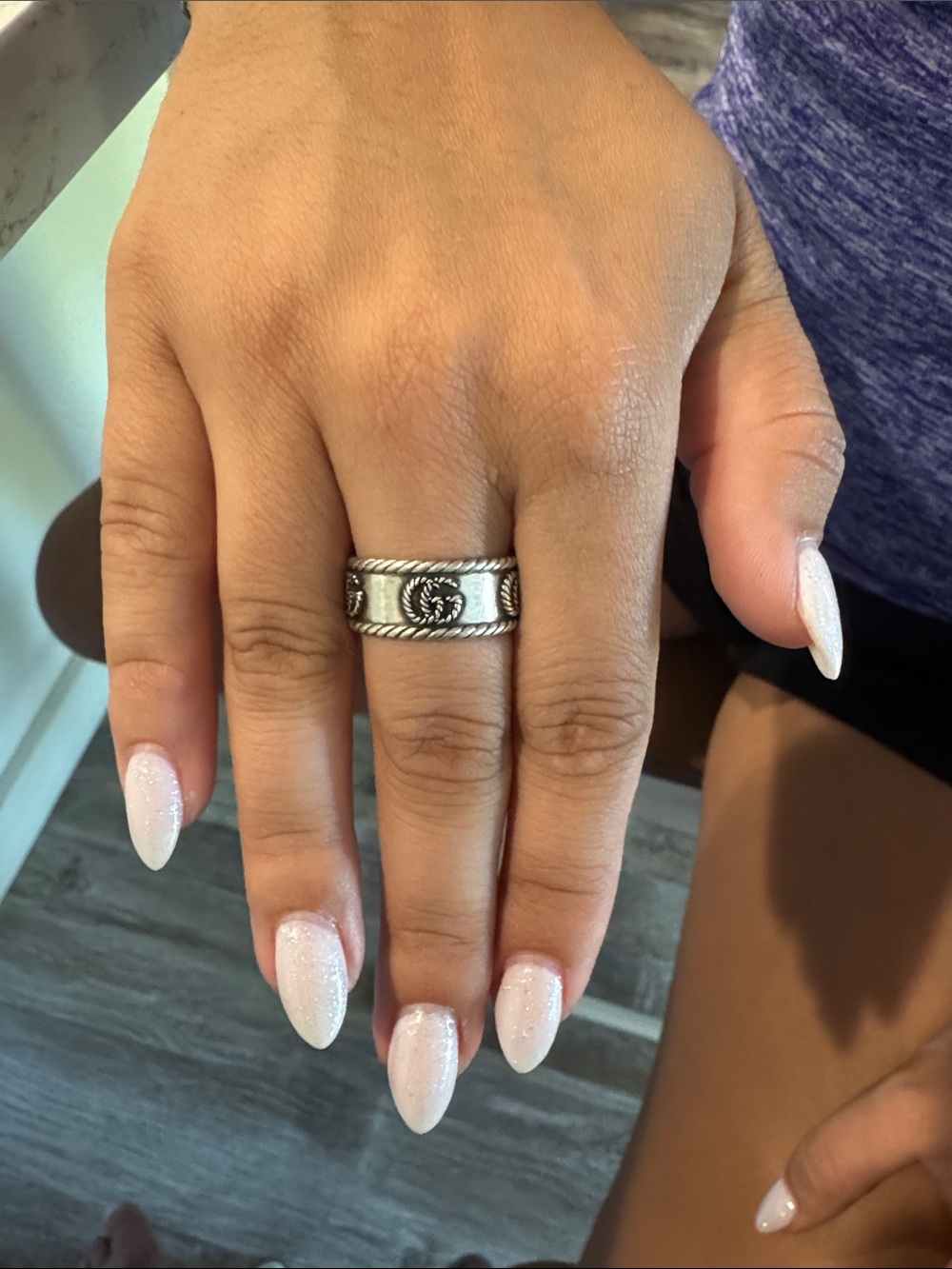 Gucci Engraved  Sterling Silver Rope-Edge Ring in Silver